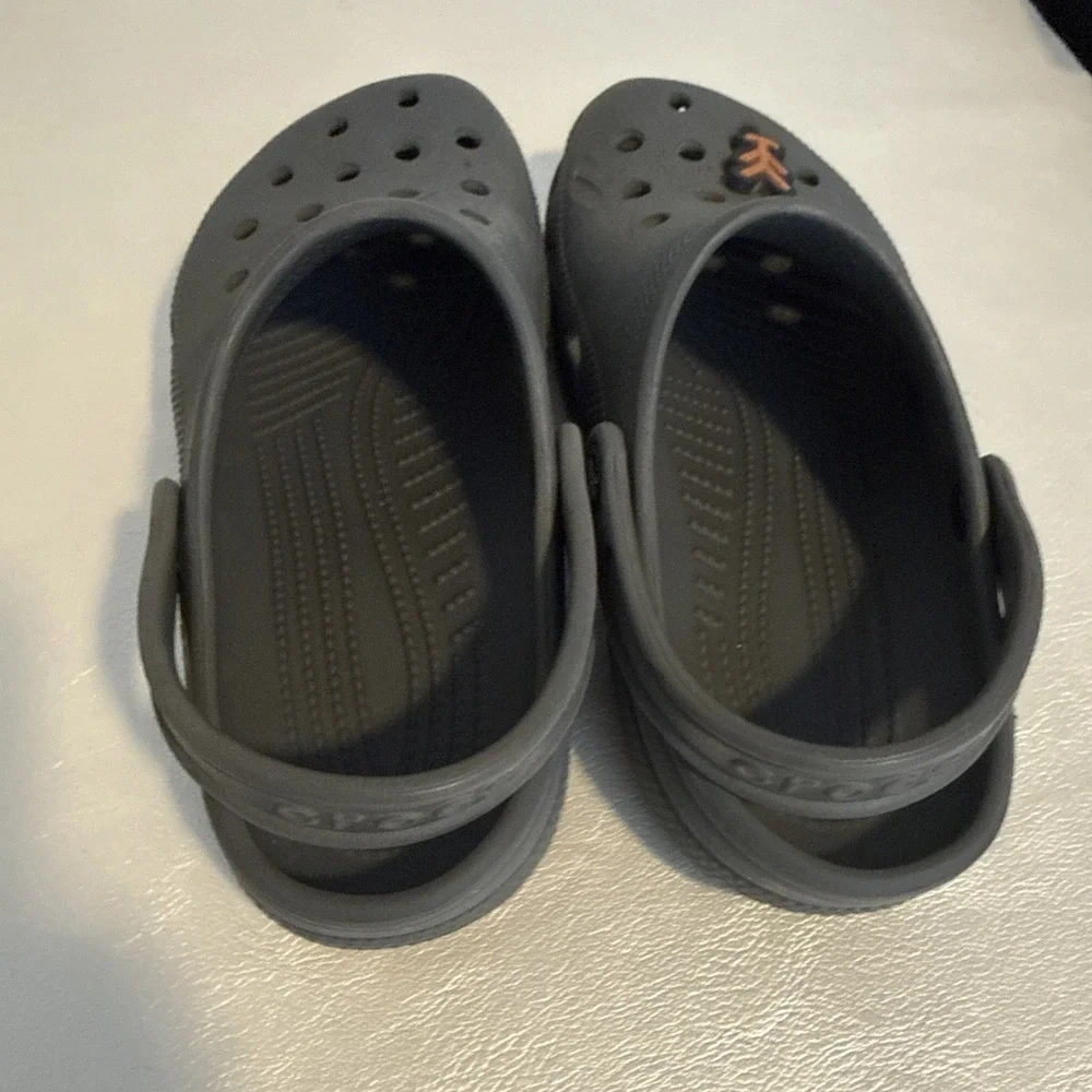 Crocs Classic Gray Clogs Kids Size J3 Slip On Shoes Read Description